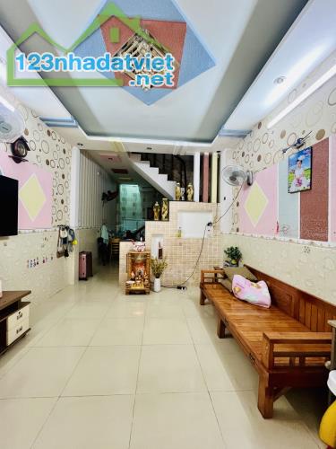 RẺ 10%, Bán nhà chợ Phạm Văn Bạch, 48m2, 2 tầng, 4.4 tỷ TL 0964364745