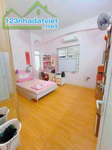 CHÍNH CHỦ BÁN NHÀ CẦU GIẤY – 40M² – 4 TẦNG – FULL TIỆN ÍCH – NGÕ NÔNG – THÔNG – SỔ VUÔNG Đ - 2