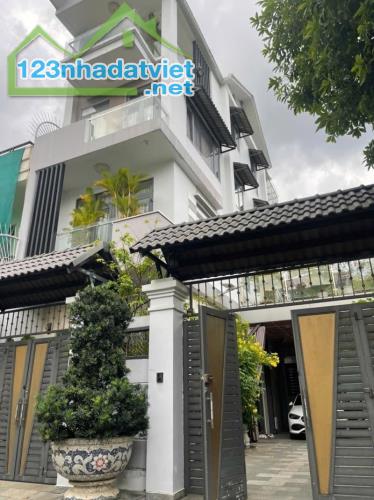 Bán Nhà Biệt thự sân vườn, Lê Đức Thọ - gần Nguyễn Oanh, 8x18m, 4 T - 5PN, 15.99 tỷ.