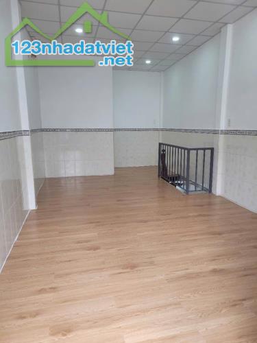 SÁT MẶT TIỀN TRUNG TÂM Q4 
NGANG 3.5 NỞ 3.8 DÀI 9 
HƠN 2 TỶ - 3