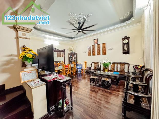 Bán nhà Đại Kim, 80m2, lô góc, 2 mặt đường ô tô tránh. Nhà đẹp ở ngay - 1