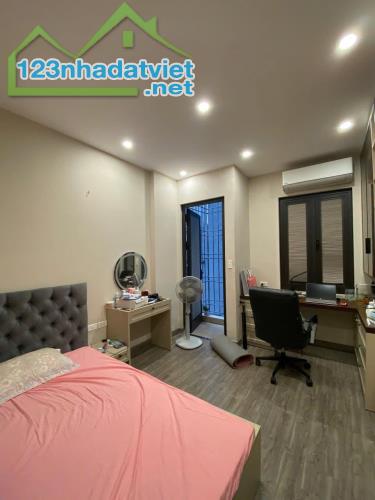 Bán nhà dân xây Đống Đa 45m, 5 tầng, 12.8 tỷ, ô tô, phân lô cán bộ, 2 thoáng - 3