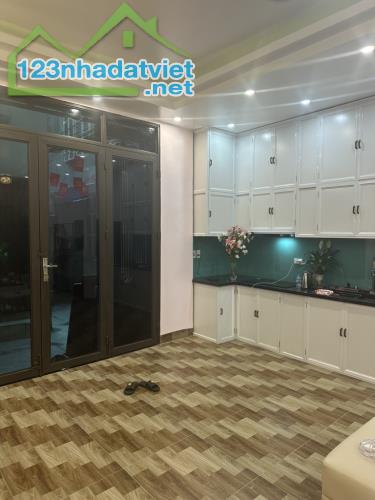 Bán nhà Khương Đình ngõ thông dân xây  nhà đẹp full nội thất xịn mặt tiền rộng 52m giá 9.3 - 4