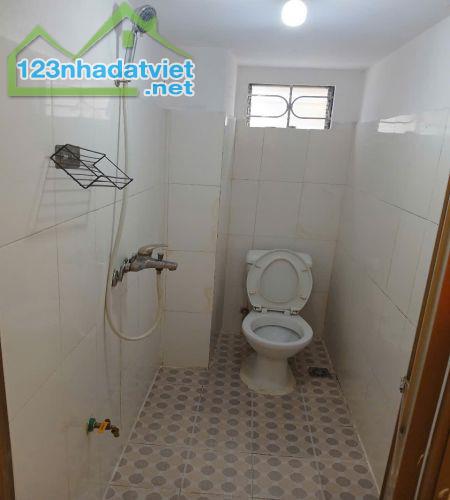 Cần cho thuê phòng rộng (24m2) khép kín khu B ĐH Mỏ Địa Chất