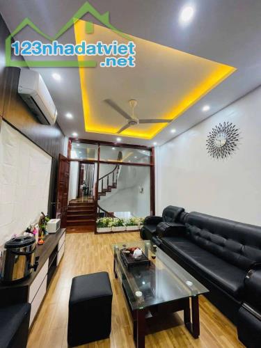 Cực phẩm" mặt phố La Thành - Kinh doanh đỉnh, giá tốt