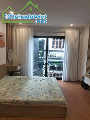 Chú e nhờ Bán căn Nhà 5 tầng Giang Biên, ô tô đỗ cổng, 31m, MT 3.6m, nhỉnh 5 tỷ - 2