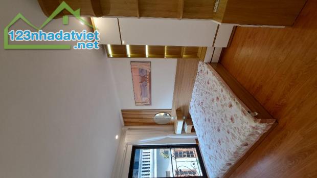 Chú e nhờ Bán căn Nhà 5 tầng Giang Biên, ô tô đỗ cổng, 31m, MT 3.6m, nhỉnh 5 tỷ - 3
