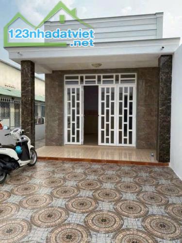 !!! Bán Gấp Nhà Bà Điểm Hóc Môn 96m2 sổ hồng riêng 840tr