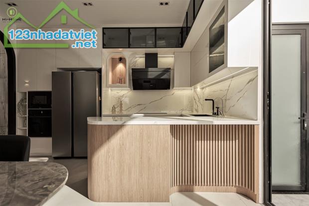 **Bán nhà hẻm Phạm Văn Hai, phường 5, quận Tân Bình; (4*21) - 5 tầng - 1