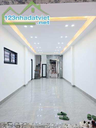 LÔ GÓC 2 MẶT THOÁNG - 6 TẦNG THANG MÁY - NGÕ Ô TÔ - 41M² - GIÁ 9.99 TỶ