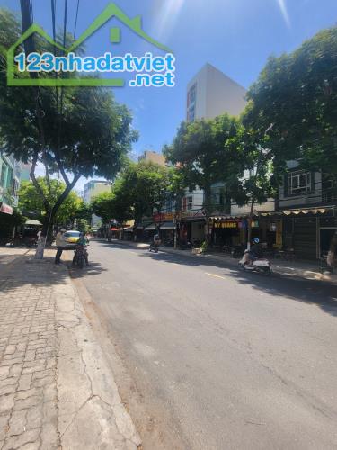 BÁN KHÁCH SẠN 6 TẦNG TÔN THẤT ĐẠM - 17 PHÒNG, KHAI THÁC CỰC TỐT- GIÁ 15 TỶ - 2
