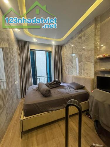 Bán nhà ngõ chợ Khâm Thiên dân xây mới  thiết kế hiện đại có sân riêng để xe 37m 5 tầng gi - 2