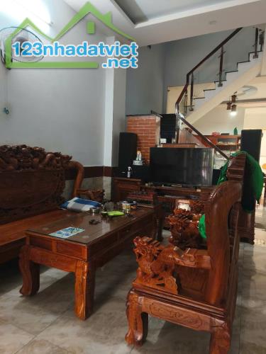 SIÊU HOT! Nhà 3Tầng Đẹp 82m² Hẻm Nhựa 8m, Bùi Văn Ngữ Quận12, Giảm Sốc 250 Triệu, Chỉ 5 Tỷ