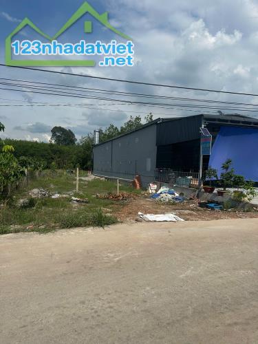 Bán Gấp Mảnh Đất 204m2 Ngay Khu Công Nghiệp Có Khu Dân Cư Đang Sinh Sống Tiềm Năng