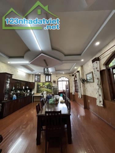 Biệt Thự Lô Góc – Trung Tâm Quận 2 - Ốp Gỗ Sang Xịn - 170m2 - 17 Tỷ Giá Tốt - 4