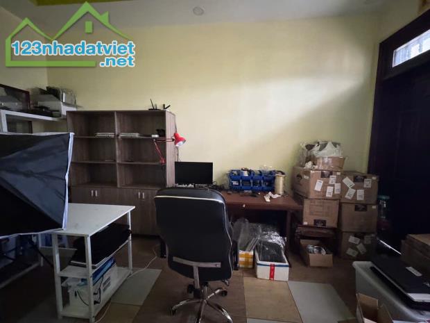 Nhà mặt tiền 3 tầng, vị trí đẹp Tăng Nhơn Phú A, Q 9, ngang lớn 8,2m, DT 218m², chỉ 21 tỷ - 1