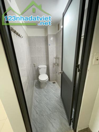 PHƯỜNG 8 TÂN BÌNH - GIÁP TRUNG TÂM Q 10 - HẺM 3.5M THÔNG 958 LẠC LONG QUÂN- 3 TẦNG - 2 - 2