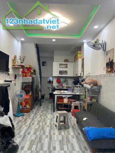 Bán nhà hẻm xe hơi Cách Mạng, Tân Phú , DT 3.5 x 7.5m - 3 lầu mới - Giá 3.75 tỷ