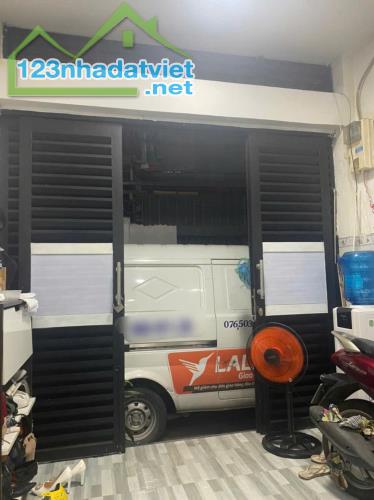 Bán nhà hẻm xe hơi Cách Mạng, Tân Phú , DT 3.5 x 7.5m - 3 lầu mới - Giá 3.75 tỷ - 1