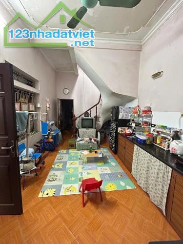 BÁN ĐẤT TẶNG NHÀ THƯỢNG THANH, LONG BIÊN, VỊ TRÍ ĐẸP, SÁT Ô TÔ TRÁNH, 50M2, HƠN 5 TỶ - 2