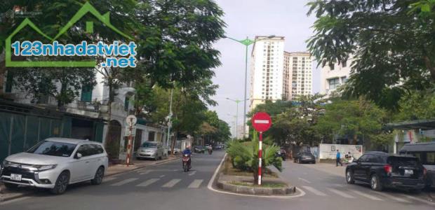 Bán BT MP Nguyễn Quý Đức, Khu nhà Ở Quốc Hội.N.T.Liêm.DT 145m x4T, MT 10m. LH: 0964769634 - 2
