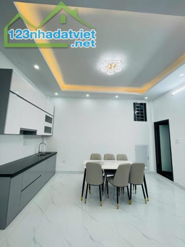 CỰC PHẨM- GẦN PHỐ CỔ- NHÀ MỚI LONG LANH- FULL NỘI THẤT- PHỐ HUẾ-65m - 13tỷ 9