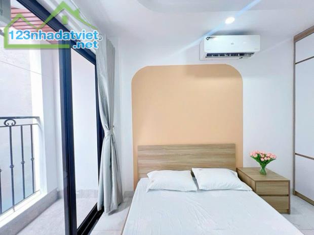 Bán gấp CC mini 10PN, full nội thất,thang máy, DT 65m2 tại Hoàng Văn Thái, giá nhỉnh 13 tỷ - 2