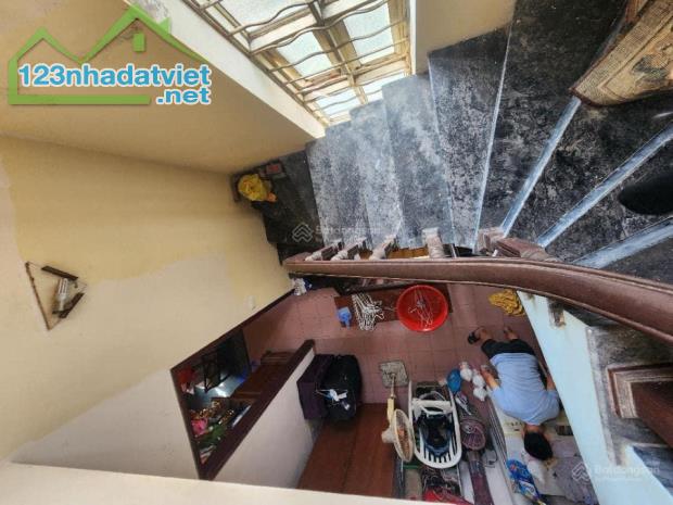 Phân lô Dương Văn Bé - lô góc 3 thoáng -45m2/5tầng - trên 12 tỷ - ô tô 7 chỗ đỗ cửa. - 4