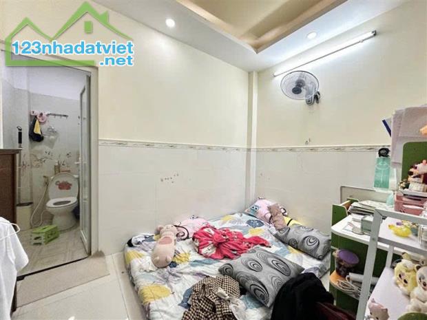 Chính Chủ - Đã Hoàn Công,DT 33M2 ,5 Tầng  Đúc Với 5PN,6WC - Lý Chính Thắng - Q3 - 3