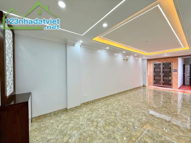 Bán nhà ngõ 68 Cầu Giấy, Quận Cầu Giấy, ô tô đỗ cổng ,thang máy, 40m2, 6 tầng, nhỉnh 11 tỷ - 2