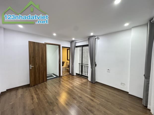 BÁN NHÀ-#NGỌCTHUY#- LÔ GÓC-Ô TÔ ĐỖ CỔNG - GIÁ 6TỶ NHỈNH  Vị trí trung tâm Ngọc Thuỵ, - 5