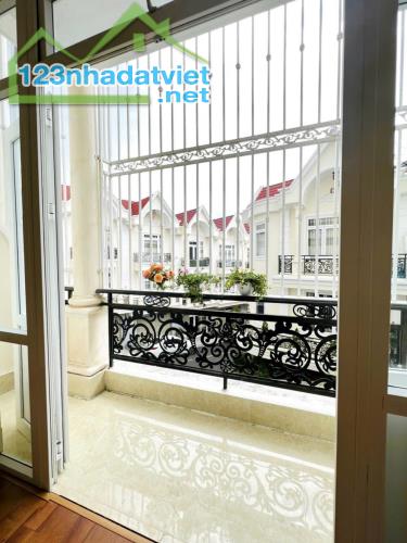 CẦN BÁN GÂP NHÀ KHU NGHỈ DƯỠNG GOLDEN Hills Phường 4 Đà Lạt - 1