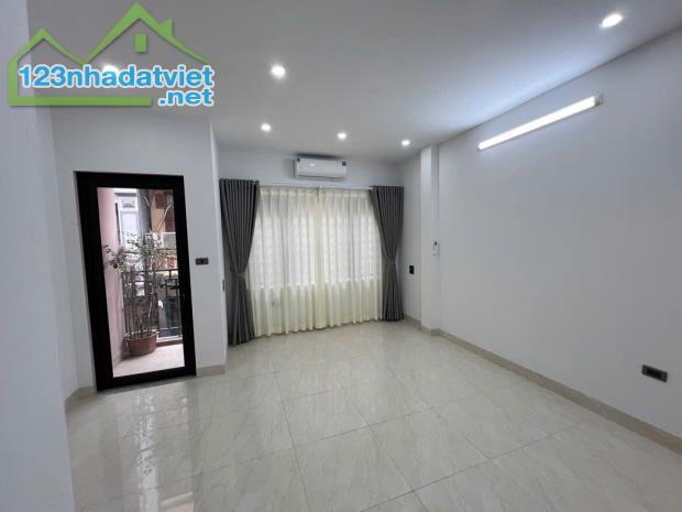 BÁN NHÀ BÙI XƯƠNG TRẠCH THANH XUÂN - NHÀ DÂN XÂY CHẮC CHẮN - DT 30M2 GIÁ HƠN 5 TỶ - 1