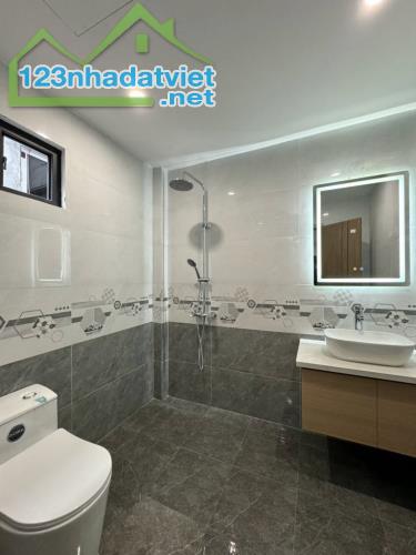 🏡 Nhà mới Nguyễn Văn Cừ, Long Biên, 37m2 x 5 tầng, Dân xây, Ô tô, Lô góc, Ở ngay, 6 tỷ 2 - 6