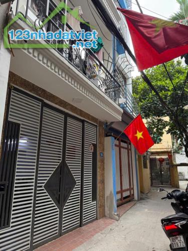 CCMN TRUNG KÍNH💎55M2 x 5T💎MT 4M💎12.5 TỶ💎NGÕ RỘNG 3M💎GẦN PHỐ💎DÒNG TIỀN 50TR/TH