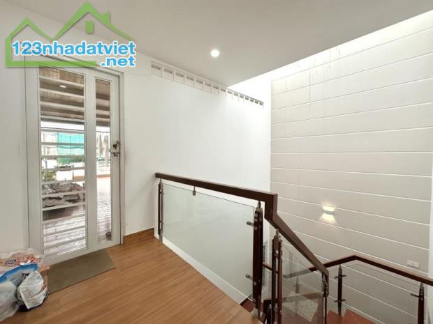 **Bán nhà mặt tiền Trần Mai Ninh ** p12 -Tân Bình - 167 m2 - 17,5 tỷ - 2