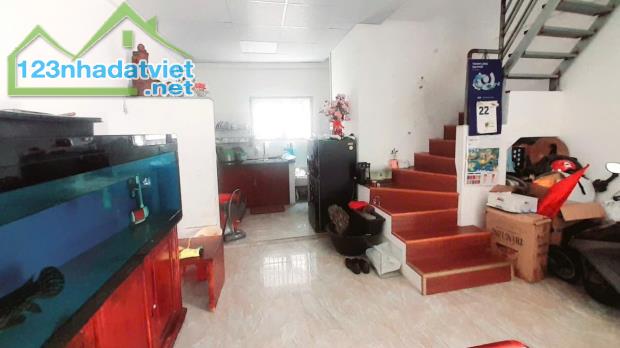 Rè  Quá, Nhà Mặt Tiền Q2, DT 77m2, Ngang Khủng 8m, Hẻm Xe Hơi, Giá chỉ 9.6ty - 1