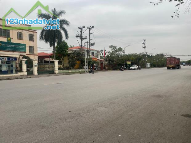 Bán lô đất  mặt đường Hùng Vương, Quán Toan, giá chỉ 4,x tỷ  LH 0979087664 - 2