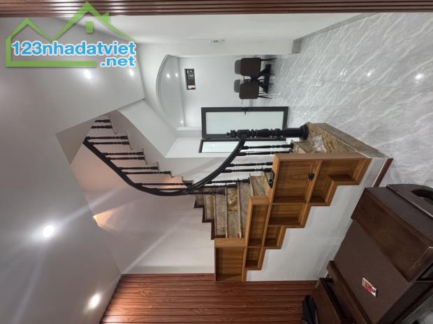 BÁN NHÀ GIÁI PHÓNG, KIM ĐỒNG, Ô TÔ ĐỖ CỬA,DT 40M2, 8.98 TỶ - 2