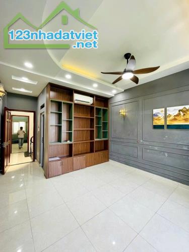 Siêu Phẩm Dương Quãng Hàm - Gò Vấp - 5 Tầng - Hẽm Xe Hơi 6M - Gía Rẻ - 3