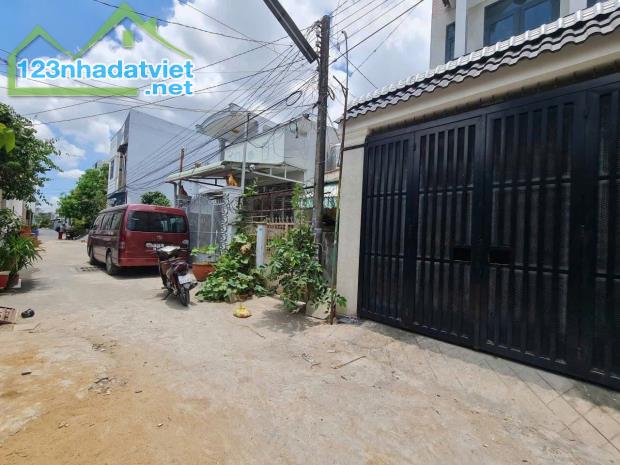 Kẹt tiền ra gấp căn nhà 1 lầu Phía sau An SƯơng,Bà Điểm,Hóc Môn 56m2 790Tr, Đã có Sổ Riêng - 1