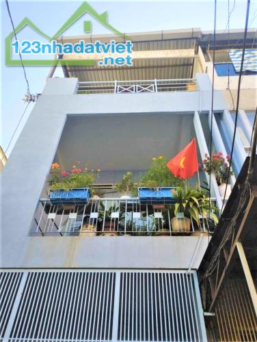 10 TỶ HƠN - NHÀ Ở AN CƯ QUẬN 5 - HẺM XE HƠI NGUYỄN TRÃI - DT 55M2 3 LẦU - 4PN ĐẸP