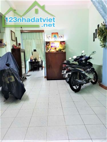 10 TỶ HƠN - NHÀ Ở AN CƯ QUẬN 5 - HẺM XE HƠI NGUYỄN TRÃI - DT 55M2 3 LẦU - 4PN ĐẸP - 1