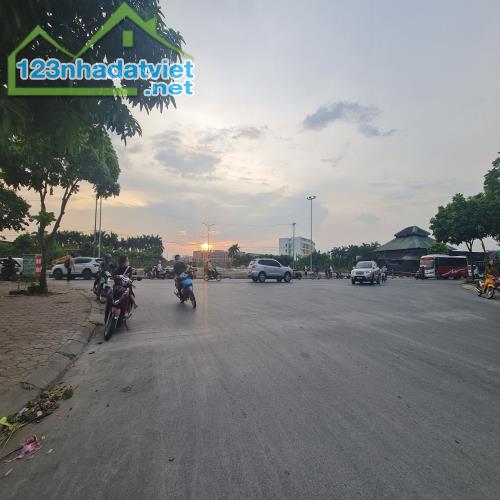 Samsung Yên Phong, Bắc Ninh. 100m2 phố kinh doanh sầm uất nhất. 5 tỷ x. Lh 0989894845