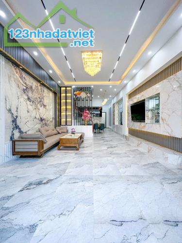 BÁN NHÀ 1T2L đúc mới, HIỆN ĐẠI Nội Thất TUYỆT ĐẸP, sổ Hồng hoàn chỉnh - 2
