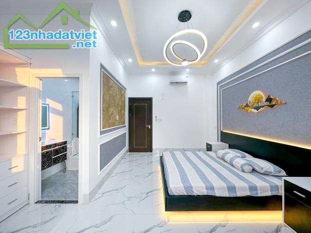 BÁN NHÀ 1T2L đúc mới, HIỆN ĐẠI Nội Thất TUYỆT ĐẸP, sổ Hồng hoàn chỉnh - 1