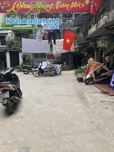 Nhỉnh 1,2 tỷ, 40 m2, tập thể tầng 1, gần ĐH Thương Mại, Hồ Tùng Mậu, Mai Dịch, Cầu Giấy