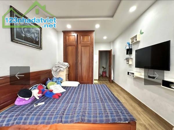 Nhà Mặt Tiền Đường Nguyễn Đình Chiểu Quận Phú Nhuận Phường 3. - 1