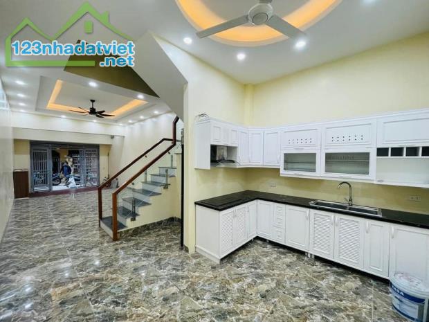 BÁN GẤP NHÀ LÊ TRỌNG TẤN, THANH XUÂN, PHÂN LÔ Ô TÔ TRÁNH, ÔTÔ VÀO NHÀ, DT 64M2 GIÁ 20.2 TỶ