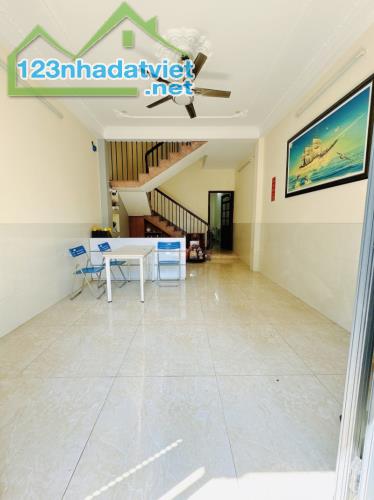 Bán nhà 3 TẦNG, 65M², 4PN, 4WC, PHẠM VĂN ĐỒNG, GÒ VẤP - 6.8 TỶ - SỔ HỒNG - 3